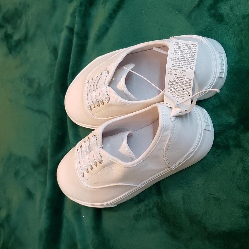 OLD Navy All White Girls Sneakers - Picture 6 of 6